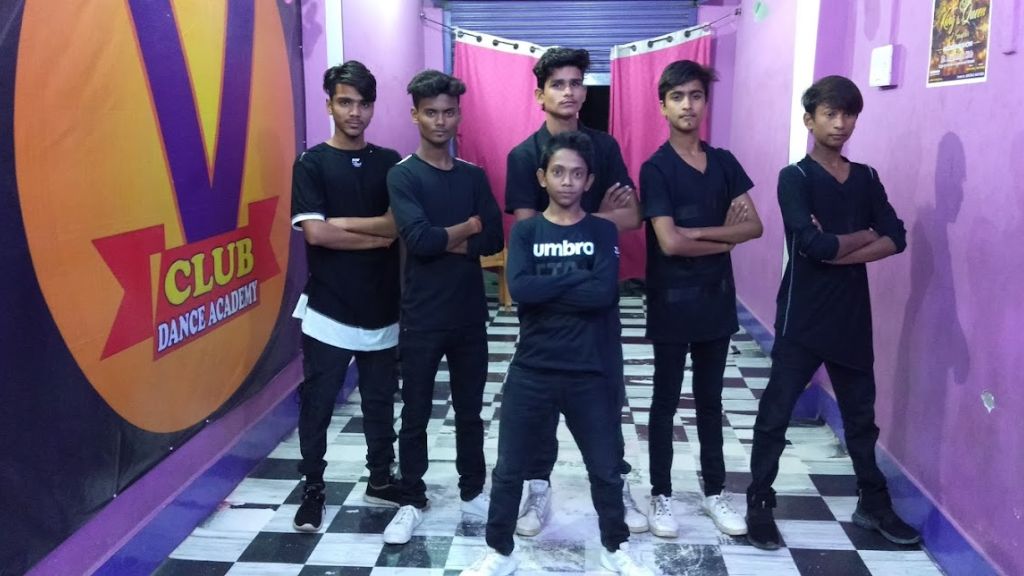 V club Dance Academy Kanpur - OUP