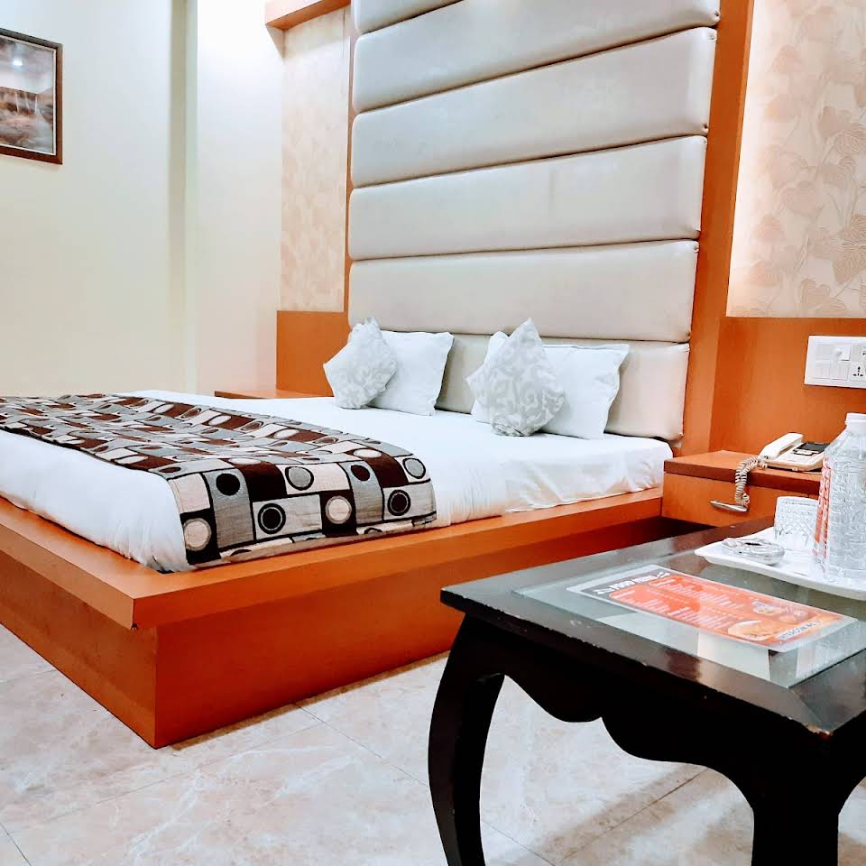 Hotel Govinda Royal Kanpur