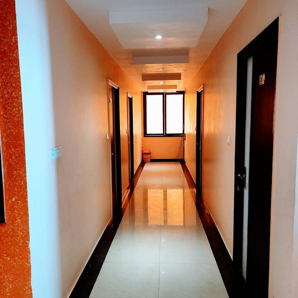 Hotel Govinda Royal Kanpur