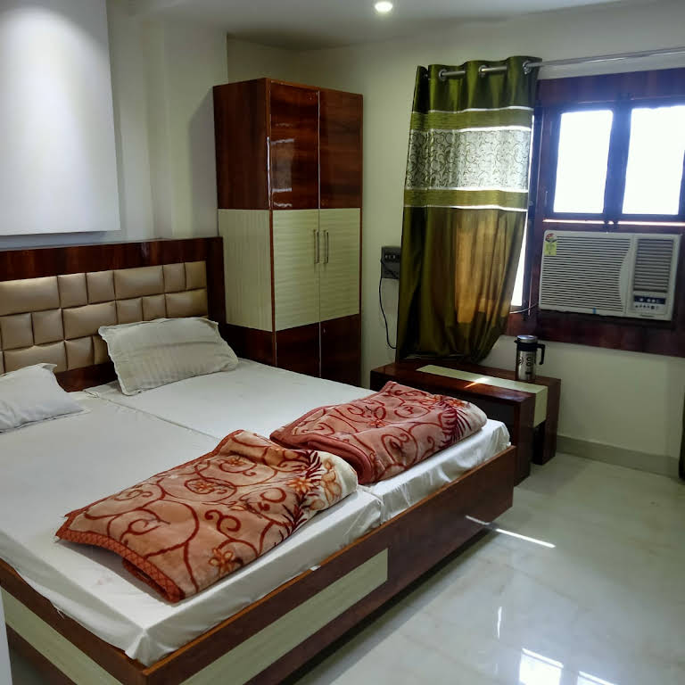Hotel Kartar Yatri Niwas Kanpur