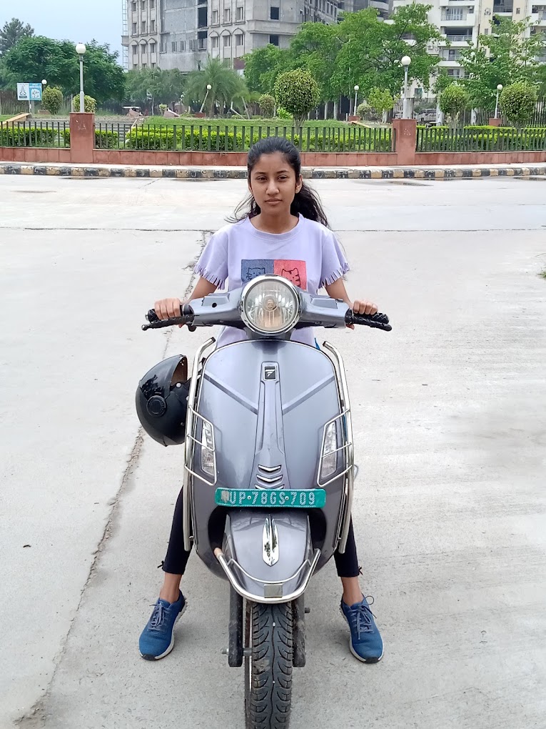 Shivani two wheeler training school Kanpur
