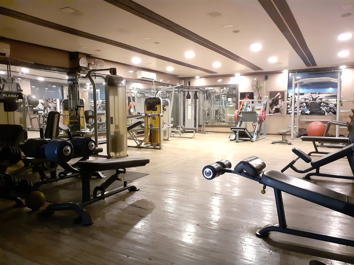 8 Abs Gym Kanpur