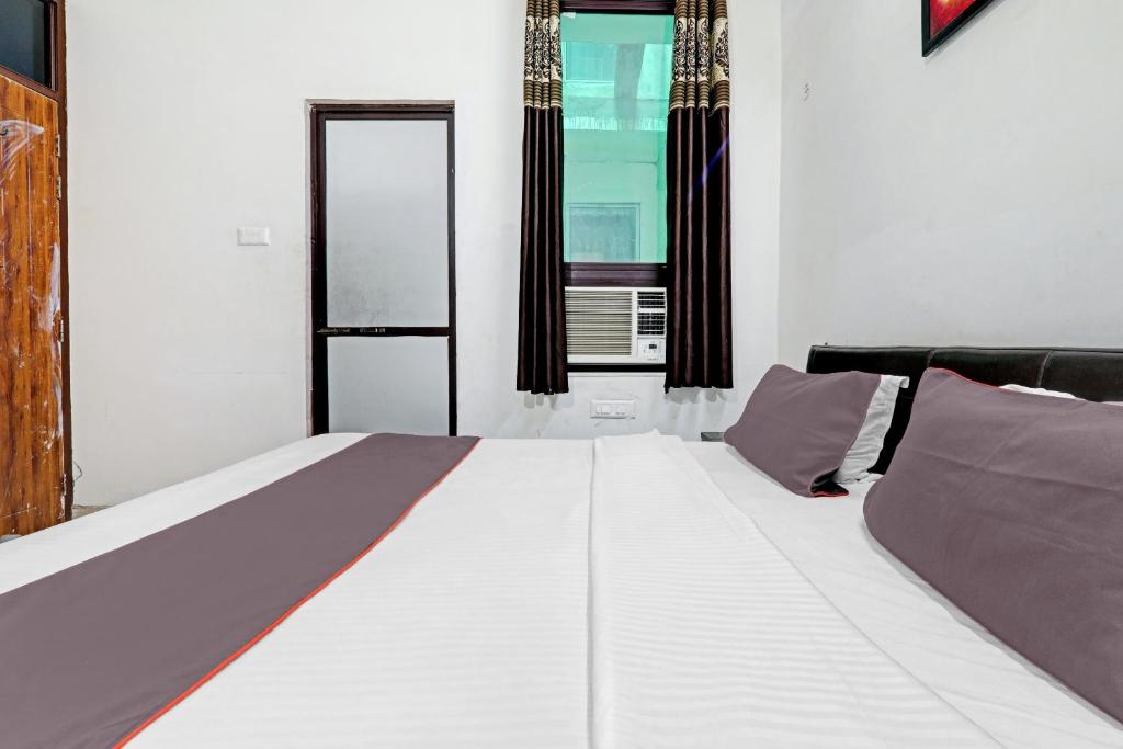 OYO 28585 Dev Residency Kanpur