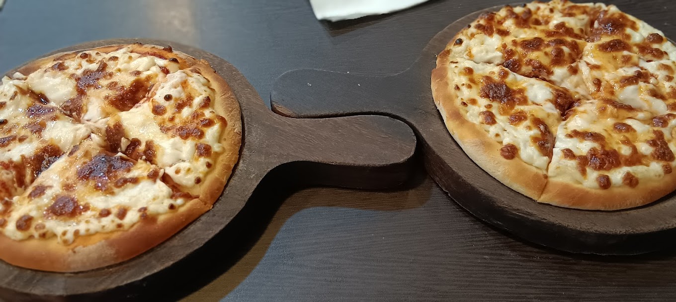 “D” Pizzeria Kanpur