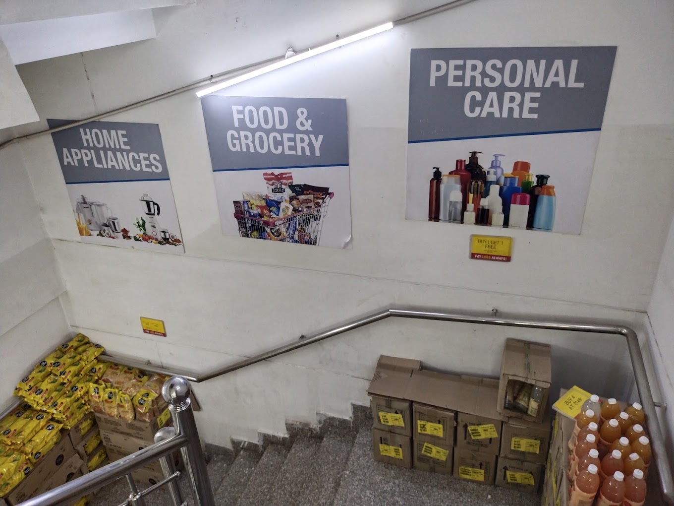 Vishal Mega Mart Kanpur