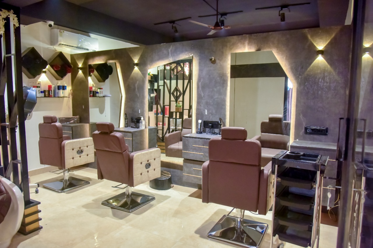 Crona Unisex Salon Kanpur