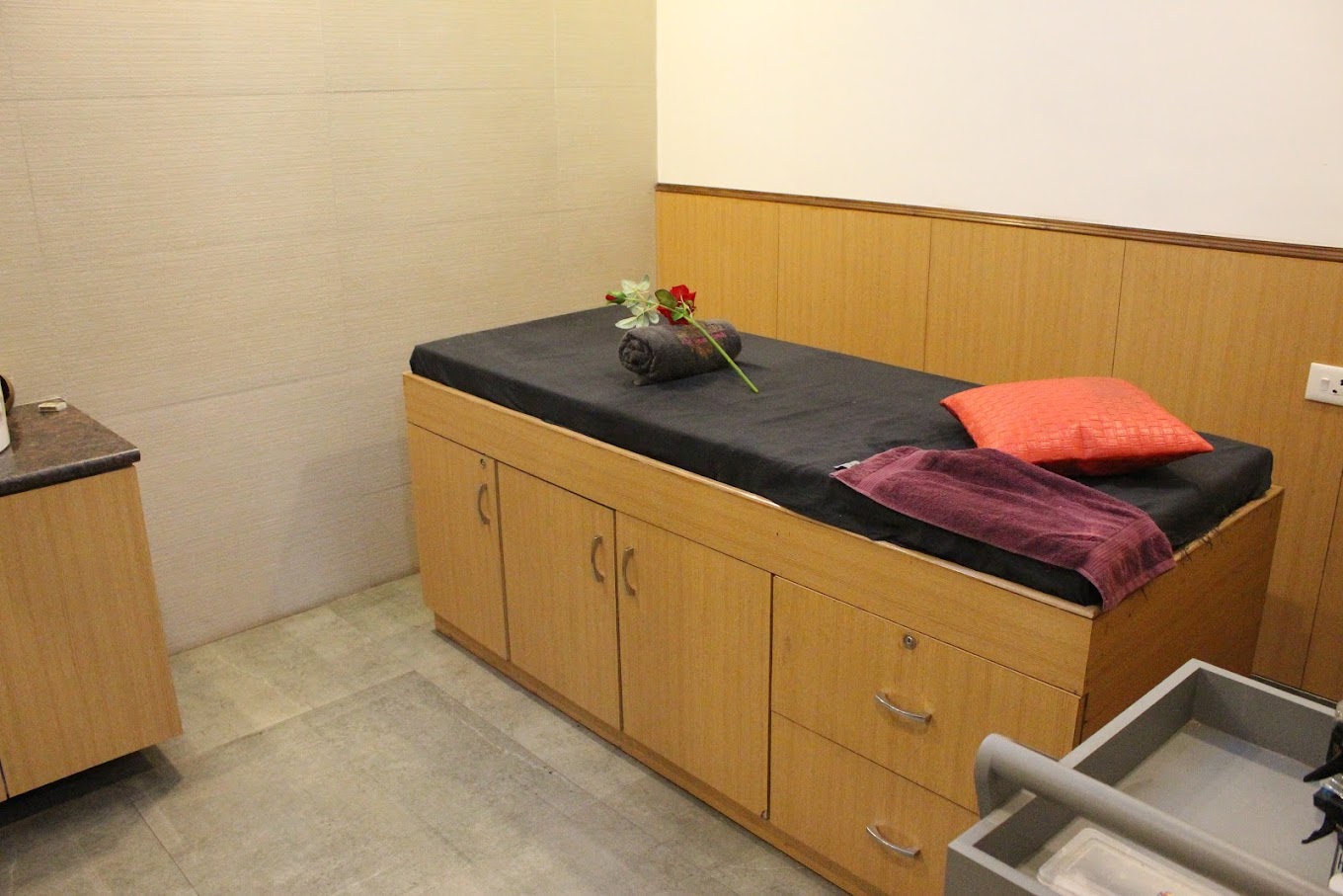 The Glam House Kanpur