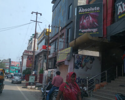 Golds-Gym-Varanasi-1